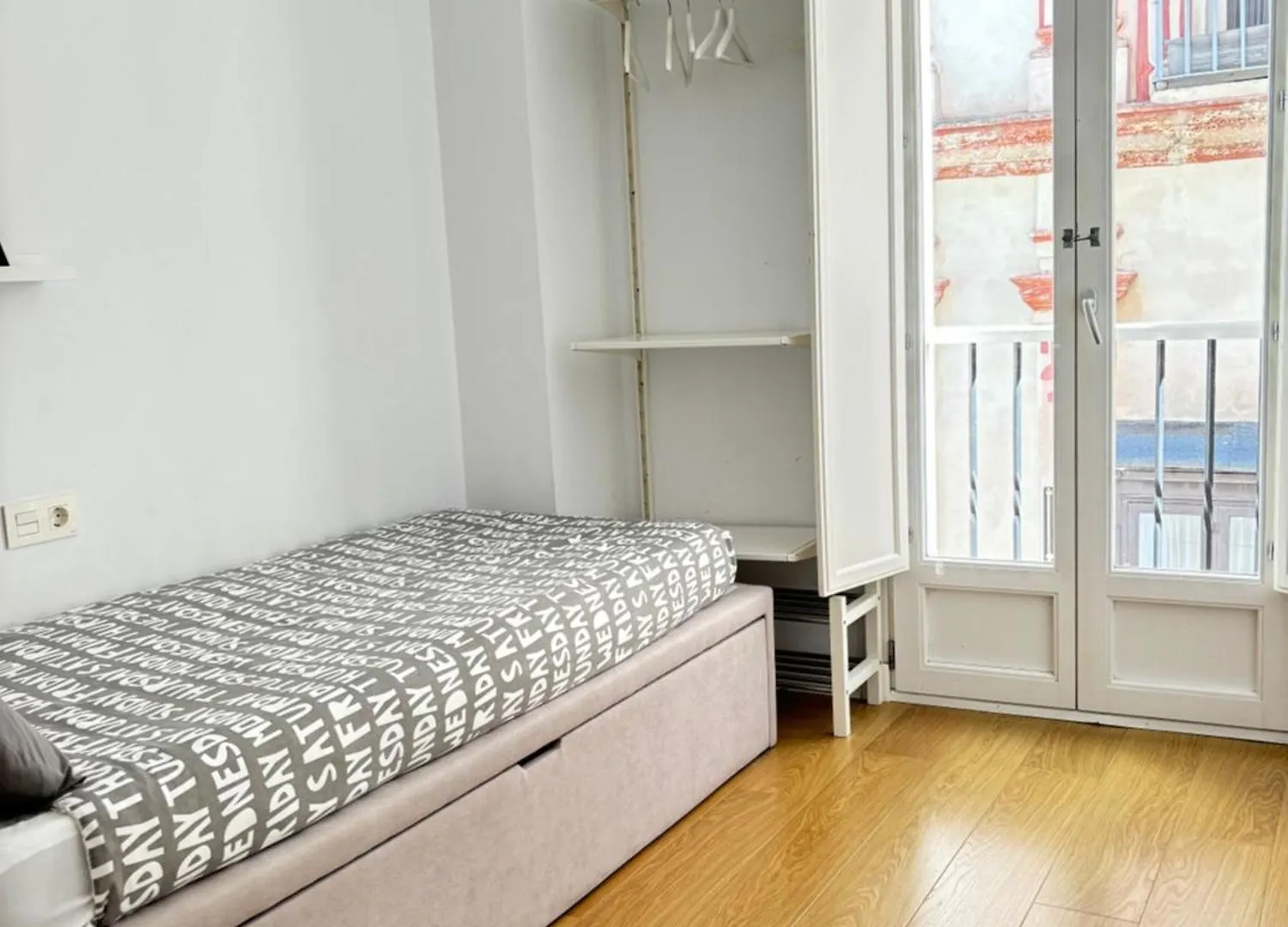 Luminoso Apartamento En El Centro De Cádiz