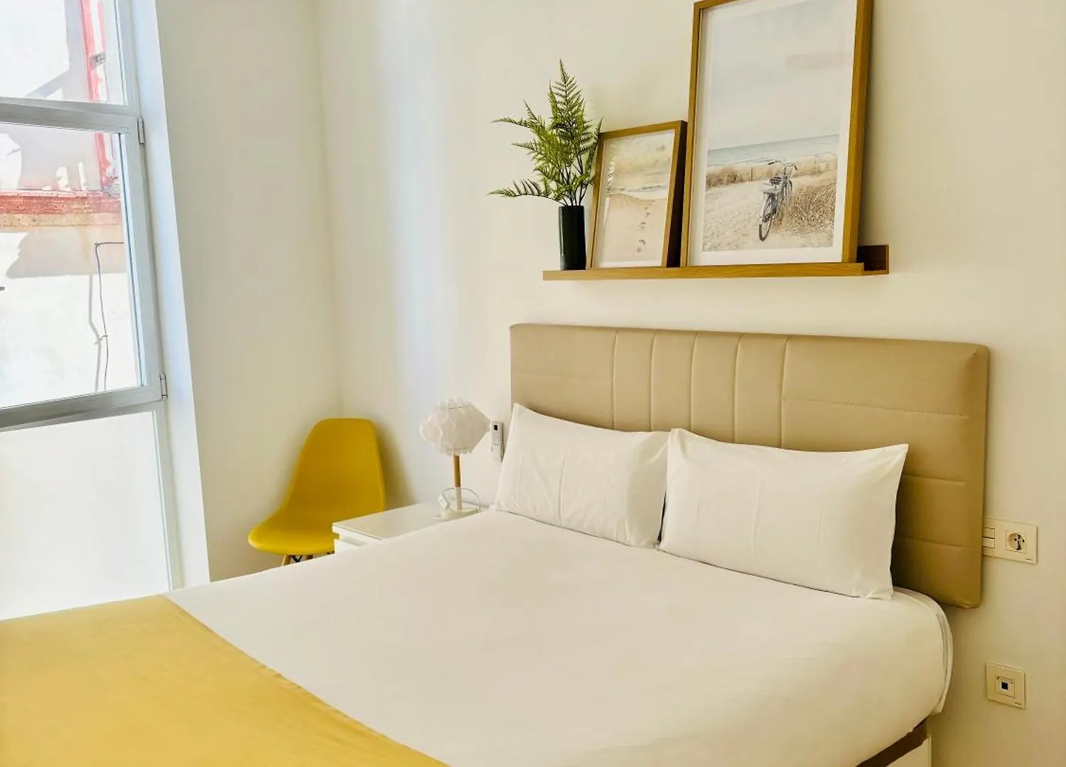 Luminoso Apartamento En El Centro De Cádiz